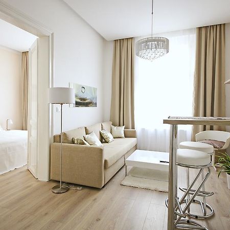Luxury Center Apt. Charles Bridge Walking Distance Prag Eksteriør billede