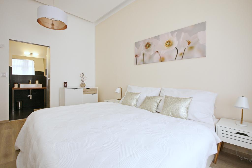 Luxury Center Apt. Charles Bridge Walking Distance Prag Eksteriør billede